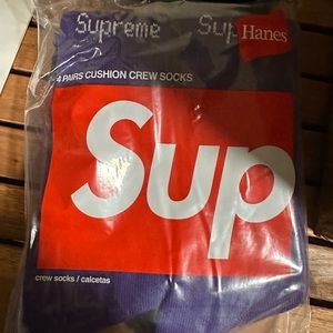 Supreme Hanes socks